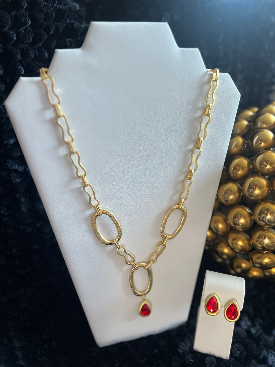 Gold Mate with Red Stone Necklace & Earring Set