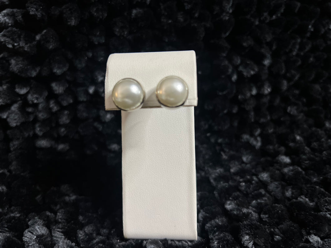 Wide Pearl Silver Stud