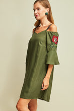 Load image into Gallery viewer, Solid crinckled open shoulder Olive
